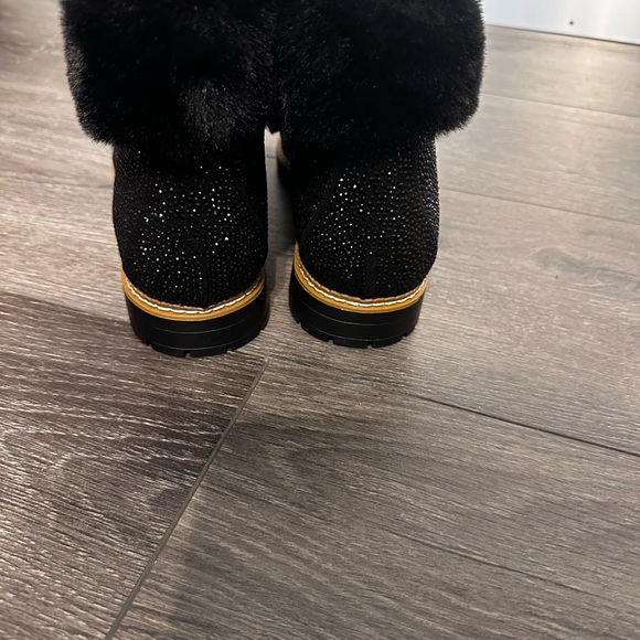 Brand new INC hiker boots with black rhinestones and faux fur Women’s size 10 - Picture 4 of 4